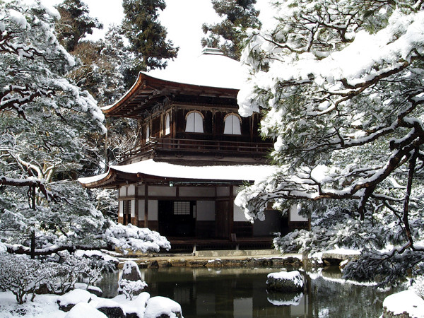 雪の日の銀閣寺